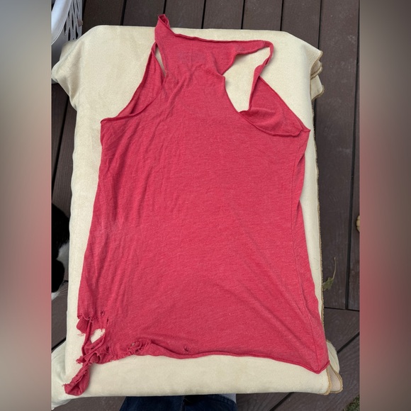 Red Tank - Picture 6 of 7